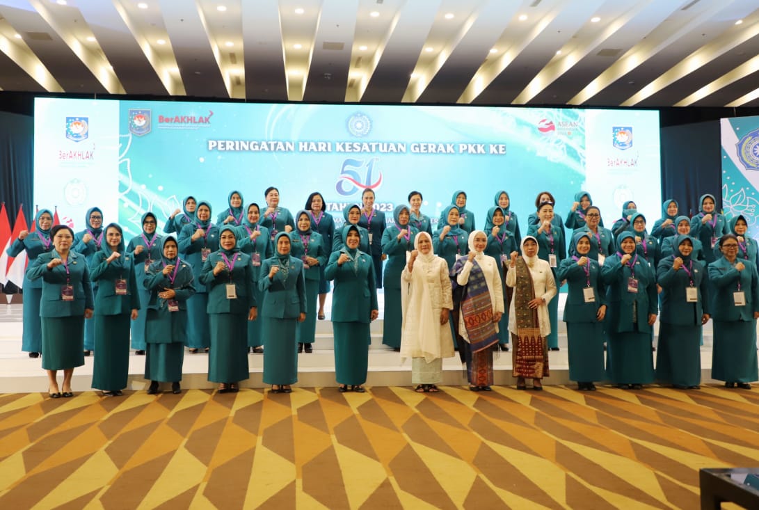 Ibu Riana Sari Arinal Hadiri Peringatan Hari Kesatuan Gerak PKK ke-51 di Kota Medan, Lampung Berhasil Raih Penghargaan Wanita Berjasa dan Berprestasi di Bidang Pertanian