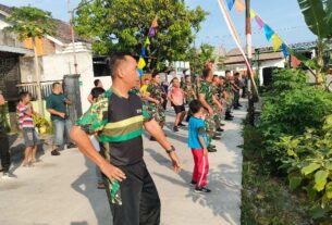 Jaga Kebugaran, Dansatgas TMMD Reguler Ke-116 Kodim 0735/Surakarta Laksanakan Senam Pagi Bersama Anggota Dan Warga