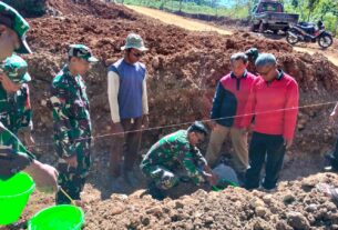 Peletakan Batu Pertama Oleh Danramil 14/Jatisrono, Tandai Pembangunan Talud Dimulai