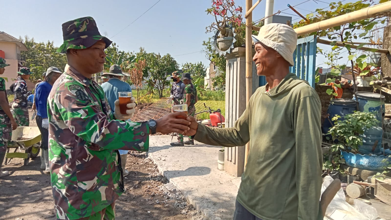 Penuh Semangat Dan Canda Tawa Warnai Pelaksanan TMMD Reguler Ke-116 Kodim 0735/Surakarta