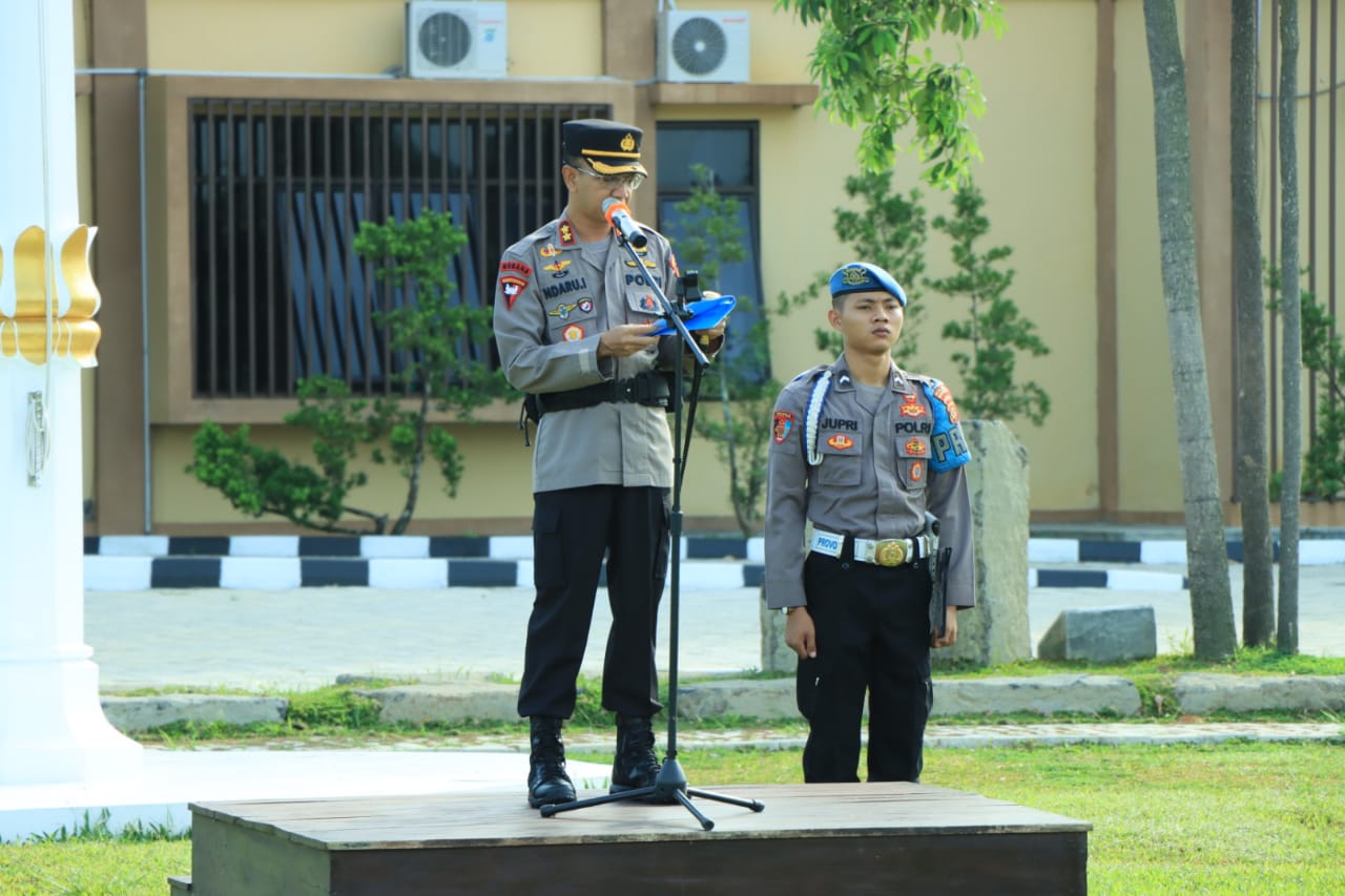 Polres Tulang Bawang Barat Gelar Upacara Korp Raport Kenaikan Pangkat Pengabdian AKP Aladin Effendi.