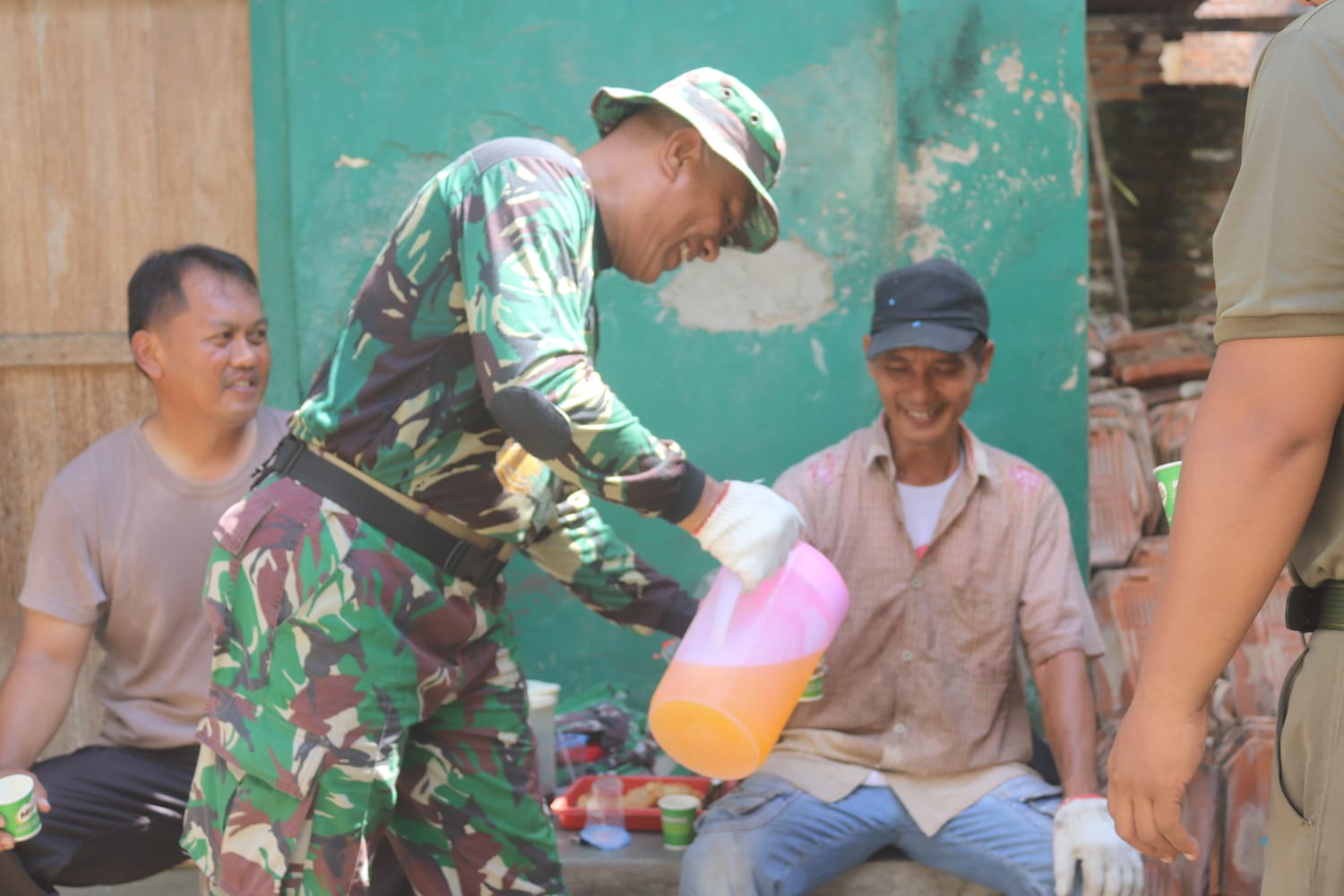 TMMD Ke-116 Berikan Warna Serta Energi Positif Bagi Warga Kampung Pidada