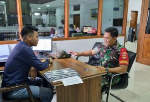 Tingkatkan Kerjasama, Babinsa Tipes Laksanakan Komsos di Kantor Taspen