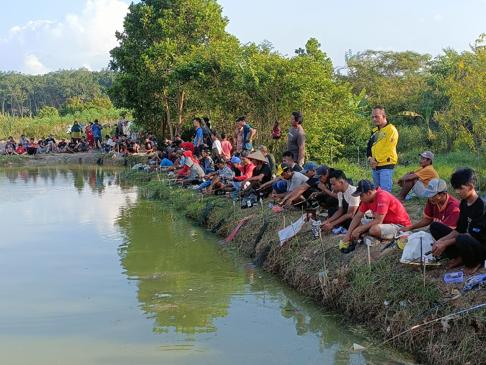 Abdul Rohman Caleg Partai Golkar Dukung Komunitas Mancing