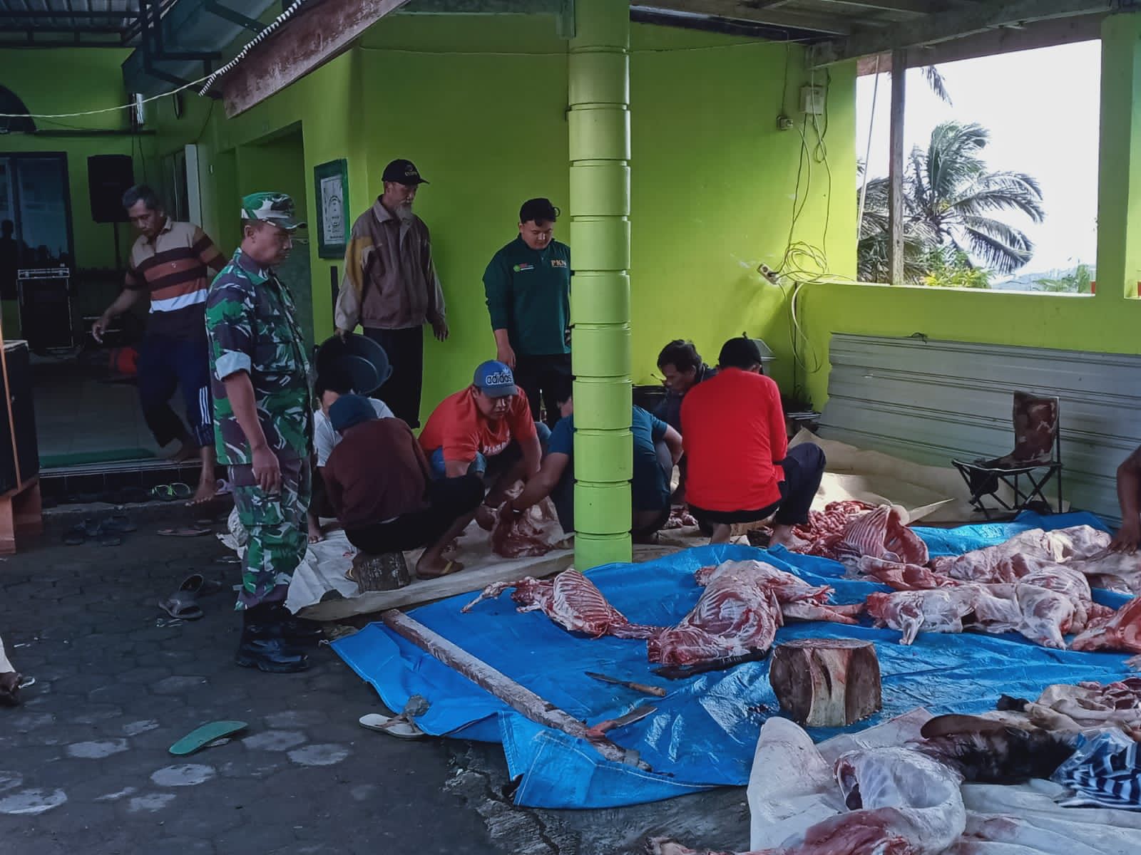 Babinsa Dikarangtengah Manfaatkan Moment Idul Adha, Ini Tujuannya