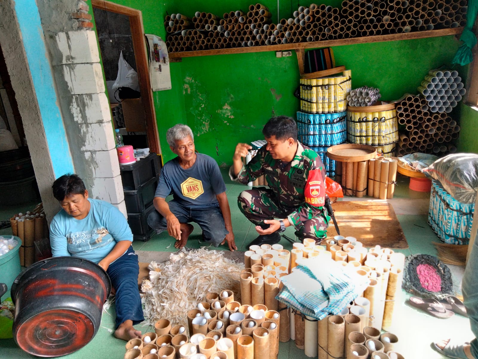 Babinsa Tipes Dampingi Pelaku UMKM Shuttlecock