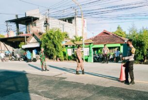 Berikan Rasa Nyaman, Personel Gabungan di Margomulyo Bojonegoro lakukan Pengamanan Sholat Idul Adha 1444 Hijriyah