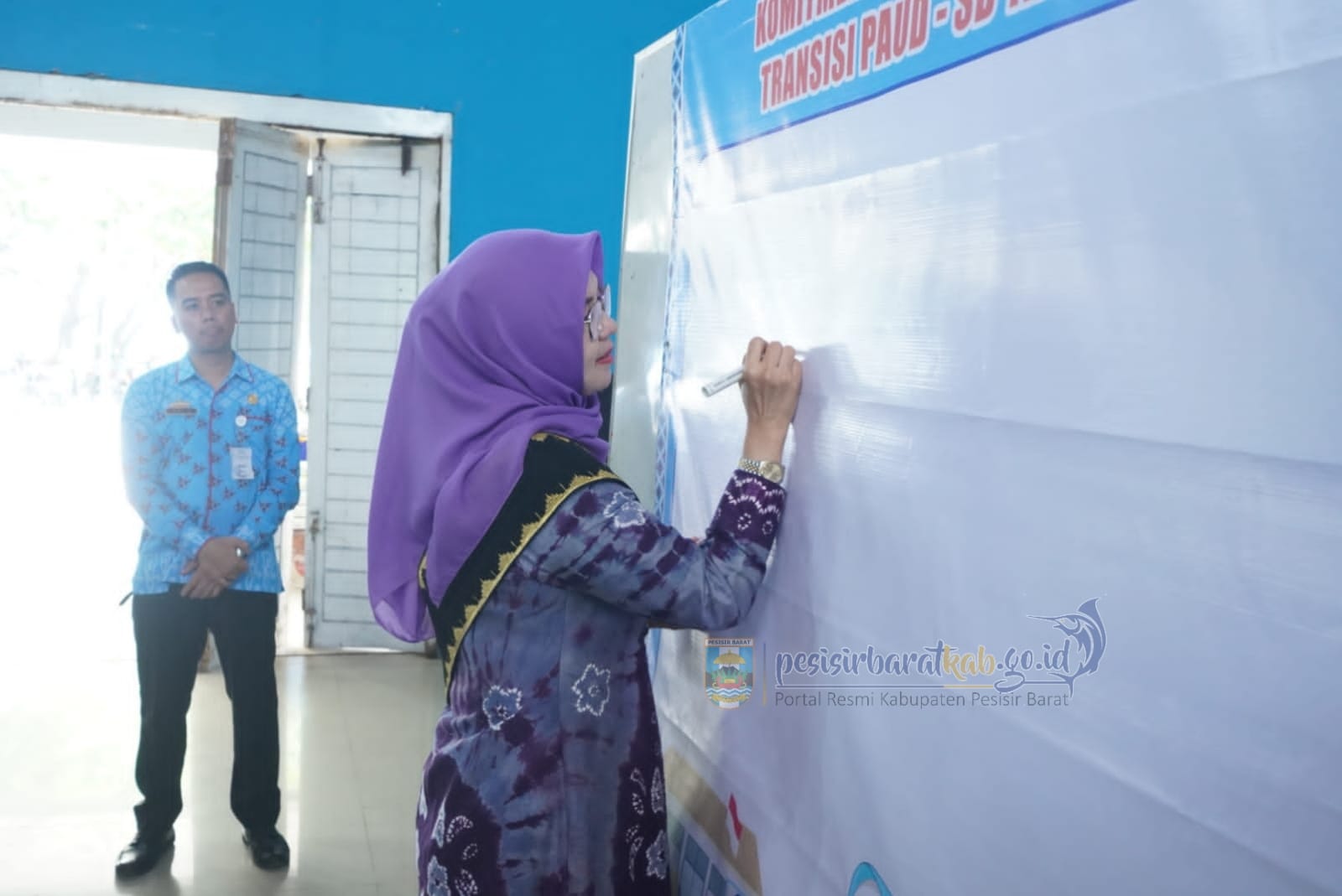 Bunda paud pesibar tandatangani komitmen bersama mendukung gerakan transisi paud- SD.