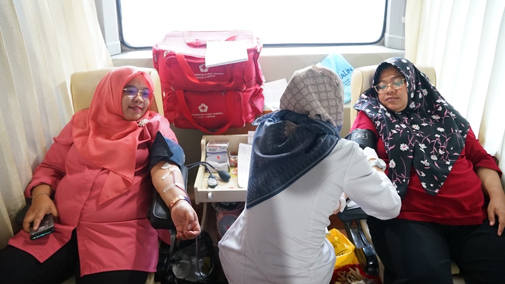 Gebyar Dies Natalis Ke-26, UKM KSR PMI IIB Darmajaya Gelar Donor Darah Sukarela