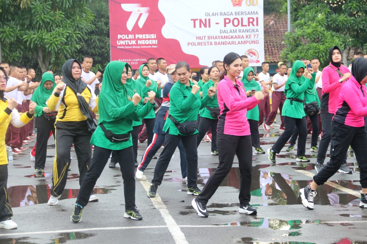 Laksanakan Komsos Babinsa Koramil 410-05/TKP Pererat Silaturahmi dengan Warga