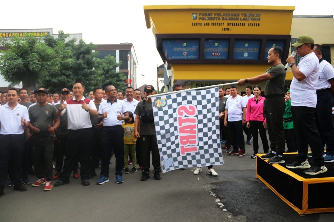 Perkokoh Sinergitas TNI-Polri di Bandar Lampung Olahraga Bersama