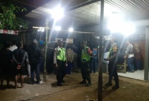 Personel TNI Polri Amankan Turnamen Bola Volly Di Desa Gedong
