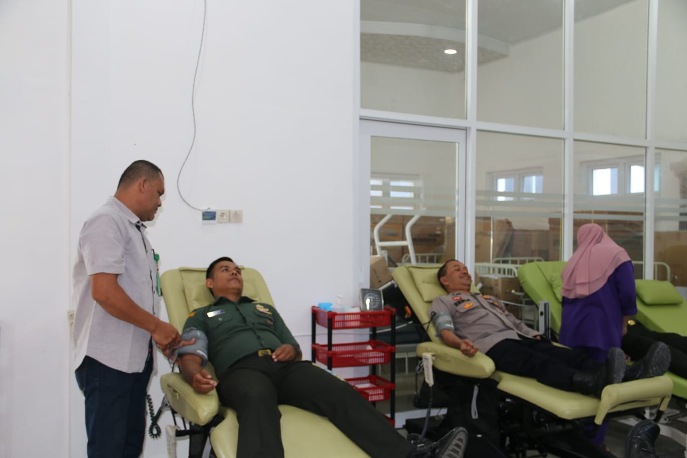 Prajurit Kodim 0105/Abar Sumbang Darah Dalam Rangka HUT Polri Yang Ke - 77
