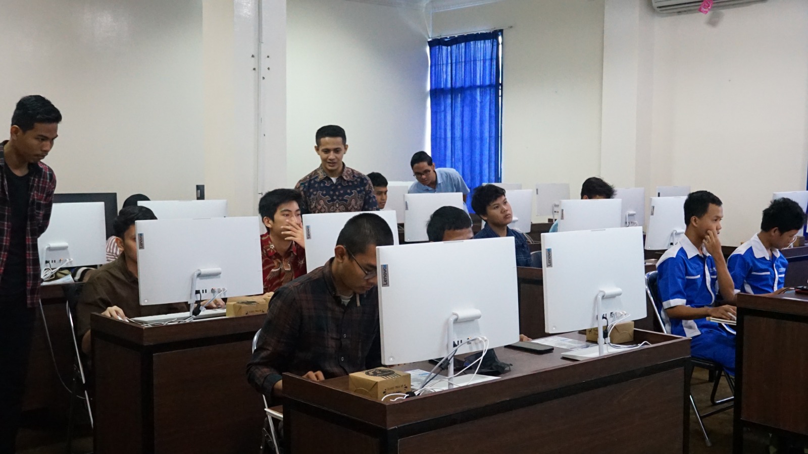 Puluhan Pelajar SMA/K se Provinsi Lampung Ikuti Pelatihan di Laboratorium IIB Darmajaya