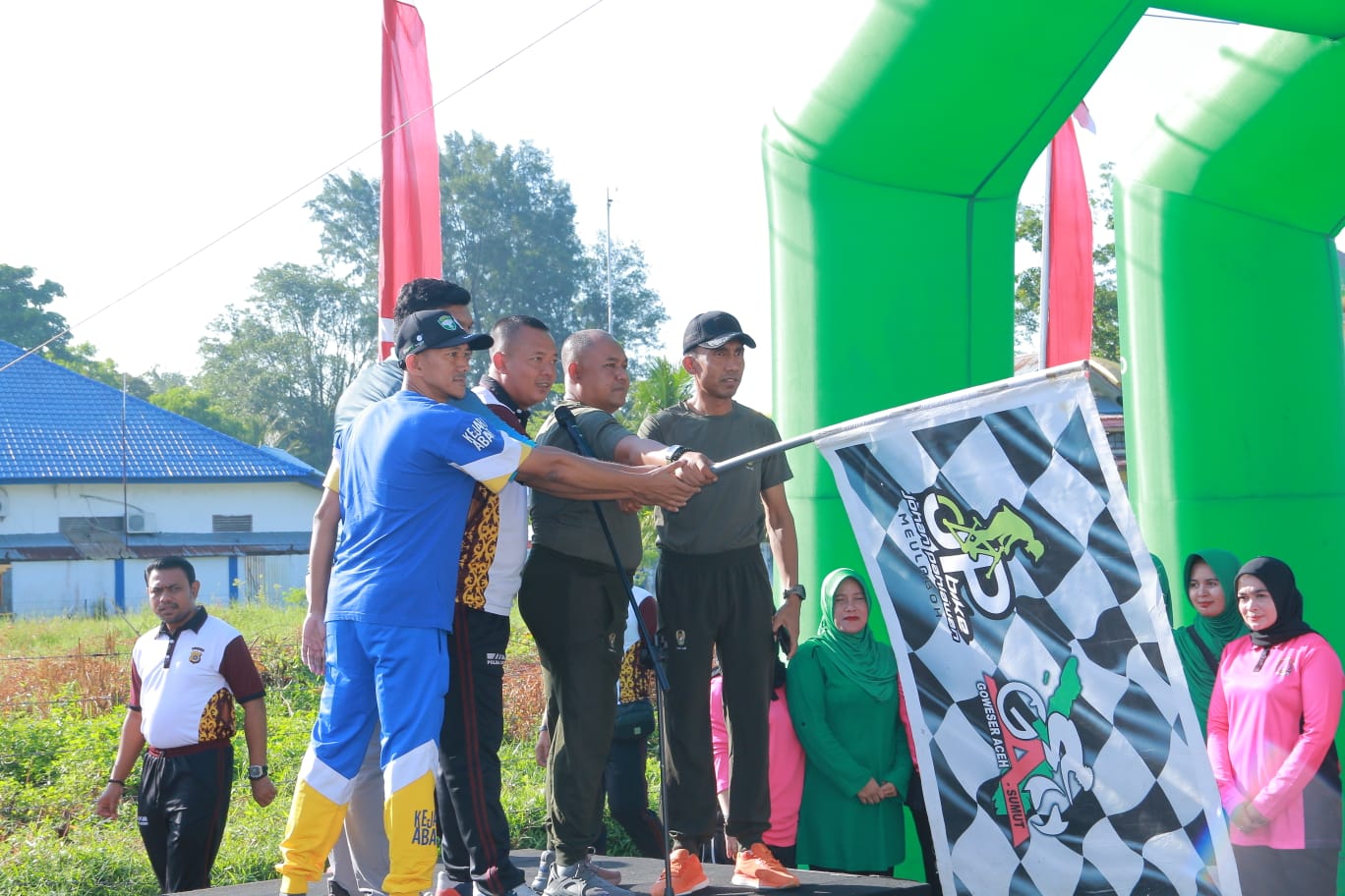 Semarakkan Hari Bhayangkara Ke - 77 Tahun, Dandim 0105/Abar Dan Unsur Forkopimda Aceh Barat Kompak Olahraga Bersama