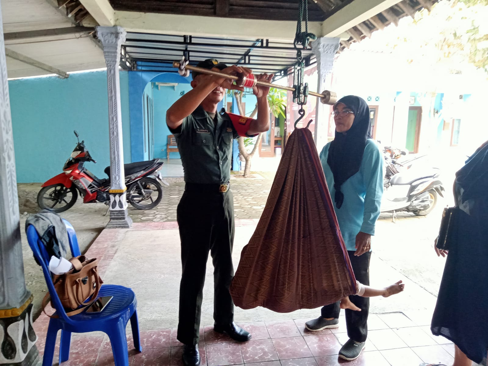 Wujudkan Balita Sehat Babinsa Timbang Bayi