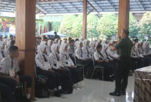 429 Siswa-Siswi Baru SMAN 1 Wonogiri Diberikan Materi Wasbang Oleh Kasdim