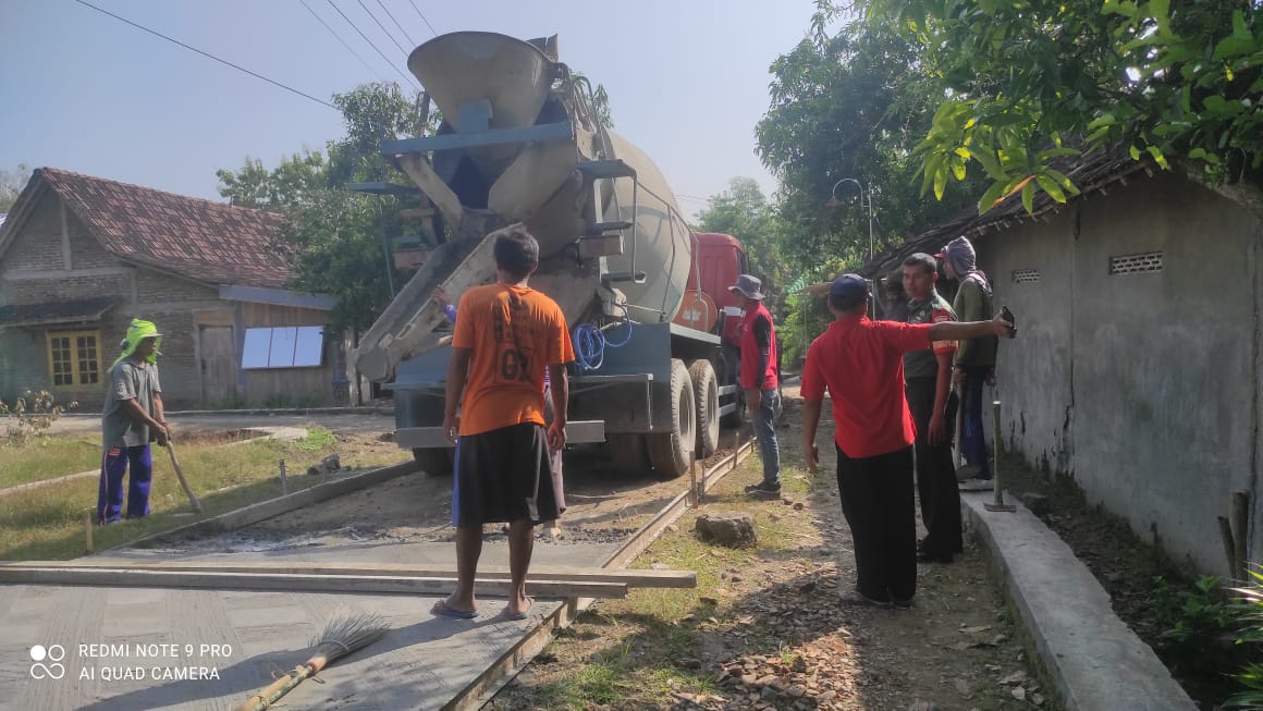 Budayakan Gotong Royong di Tengah Masyarakat