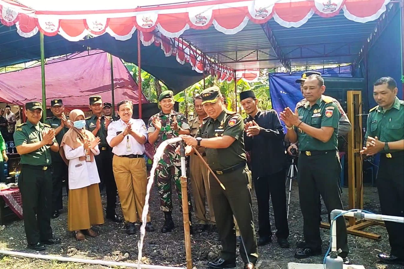 Dandim 0728/Wonogiri Resmikan Fasilitas Air Bersih Program TNI-AD Dan Pencanangan Penurunan Stunting Di Pracimantoro