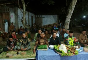 Hormati Adat Istiadat Babinsa Hadiri Acara Syukuran Warga