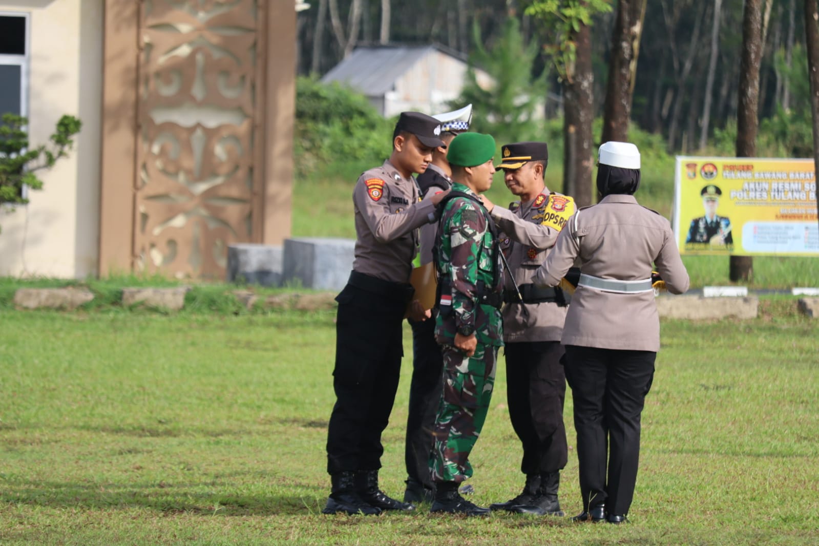 Kapolres Tulang Bawang Barat pimpin Apel Gelar Pasukan Operasi Kepolisian dengan sandi” PATUH KRAKATAU 2023″.