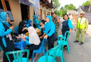 Peduli Dengan Kesehatan Lansia Babinsa Purwosari Dampingi Posyandu Lansia