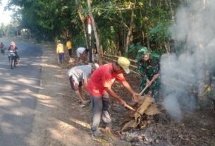 Pelda Paimin : Perkuat Kemanunggalan TNI-Rakyat Dengan Kerja Bakti Bersihkan Lingkungan
