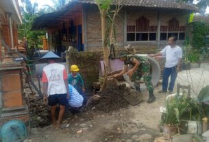 Sambut Tahun Ajaran Baru, Danramil Manyaran Pimpin Karya Bakti Bangunan Taman Kanak Kanak