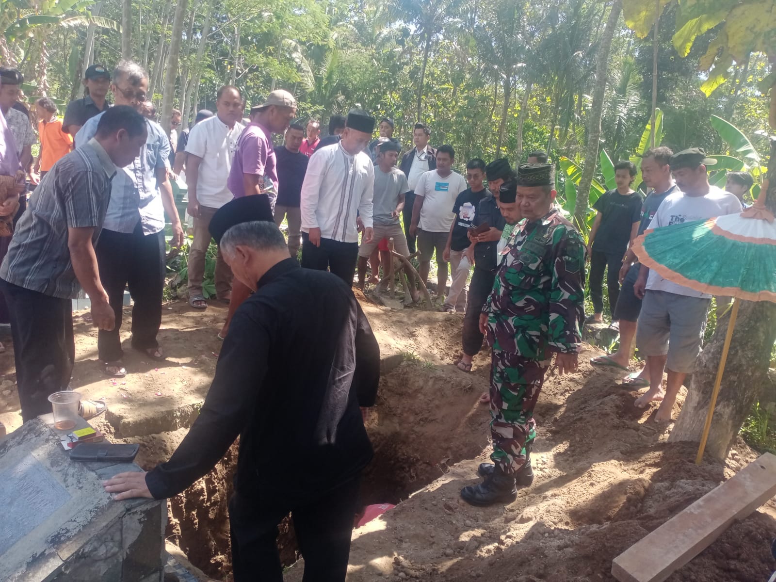 Wujud Kepedulian Babinsa Koramil 01/Boyolali Takziah Ke Warga Binaan