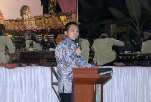 Ardian Saputra hadiri pagelaram wayang kulit di Desa Bumi Jaya