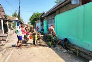 Babinsa Danukusuman Ajak Warga Lanjutkan Kerja Bakti.