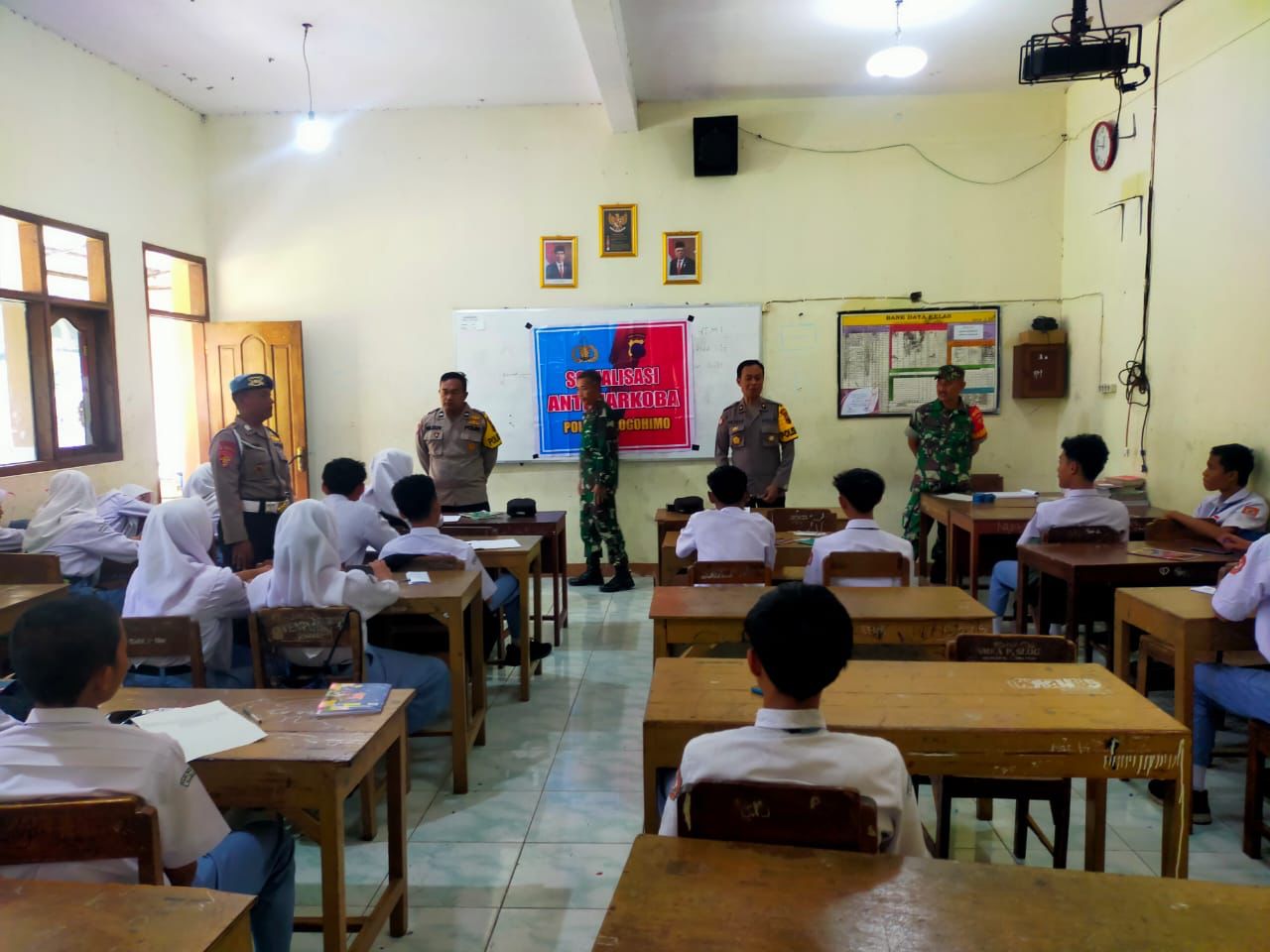 Begini Cara TNI dan Polri di Slogohimo Selamatkan Generasi Muda