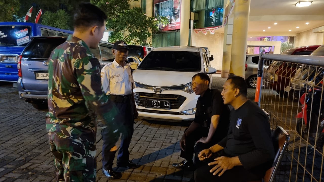 Demi Jaga Keamanan Wilayah, Piket Koramil 03/Serengan Aktif Patroli Malam