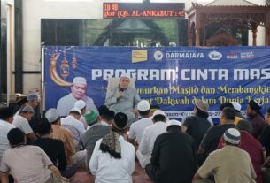 Merecharge Iman Karyawan dan Dosen Muslim, IIB Darmajaya Gelar Program Cinta Masjid