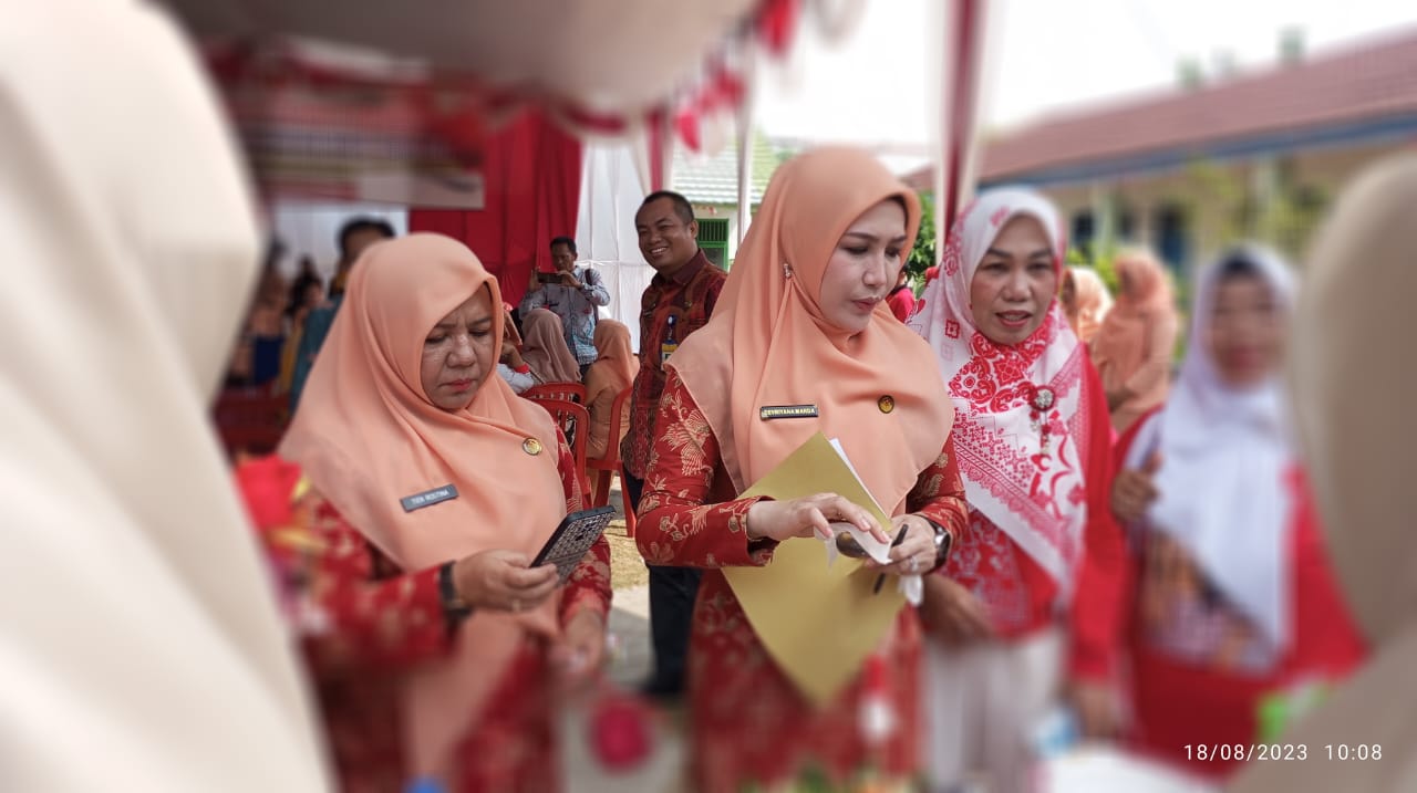 Meriahkan HUT RI ke 78, Darma Wanita Persatuan Lampung Utara adakan lomba nasi tumpeng