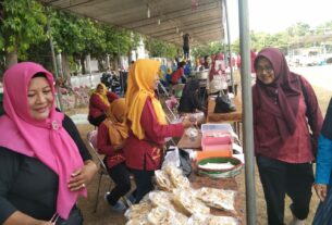Peringati HUT Kemerdekaan RI Ke-78, Babinsa Karangasem Pantau Pelaksanaan Bazar di Wilayah Binaan