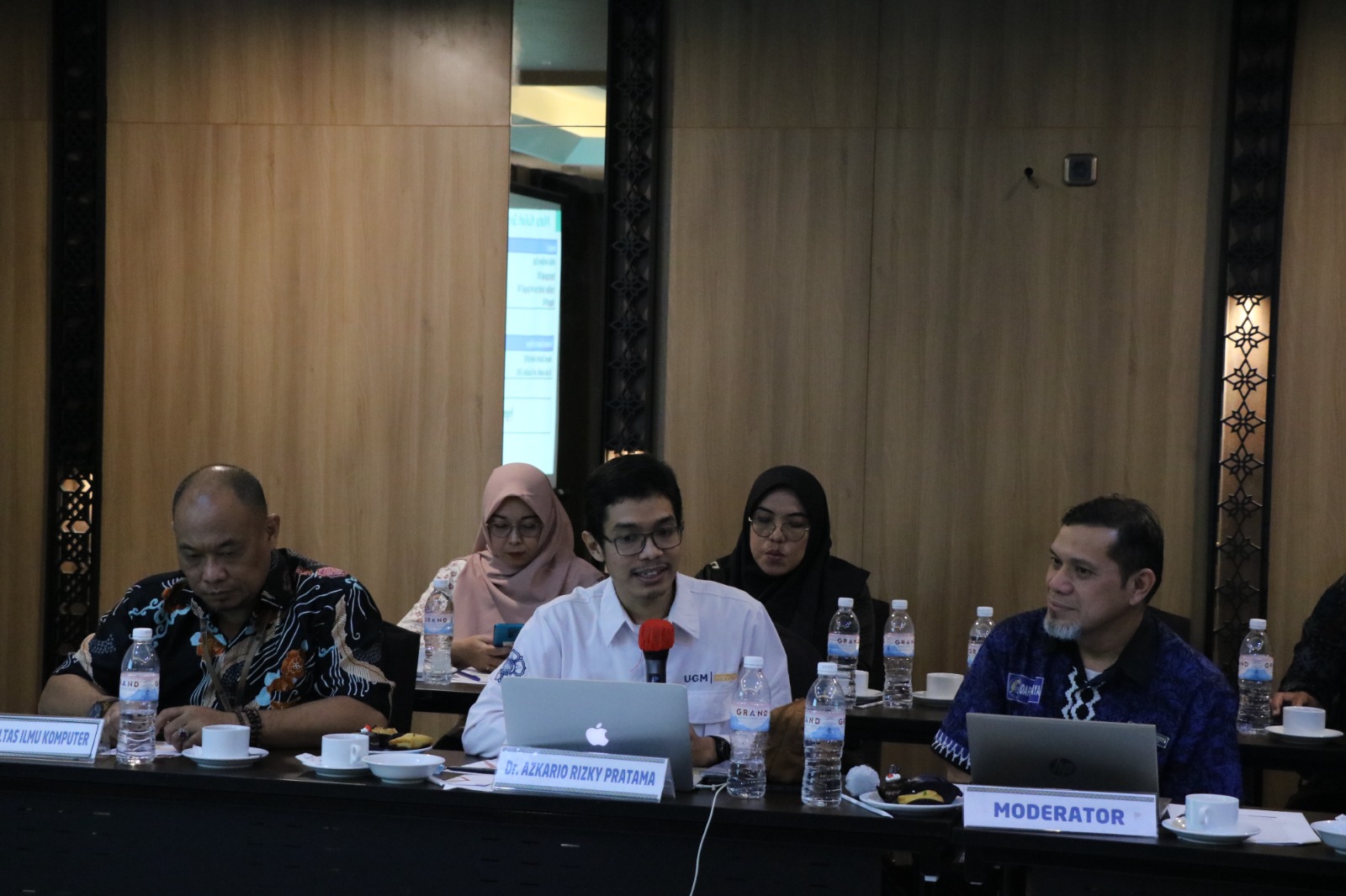 Prodi Sistem Informasi IIB Darmajaya Gelar FGD Kurikulum, Dr. Azkario: OBE Miliki Tujuan Mulia