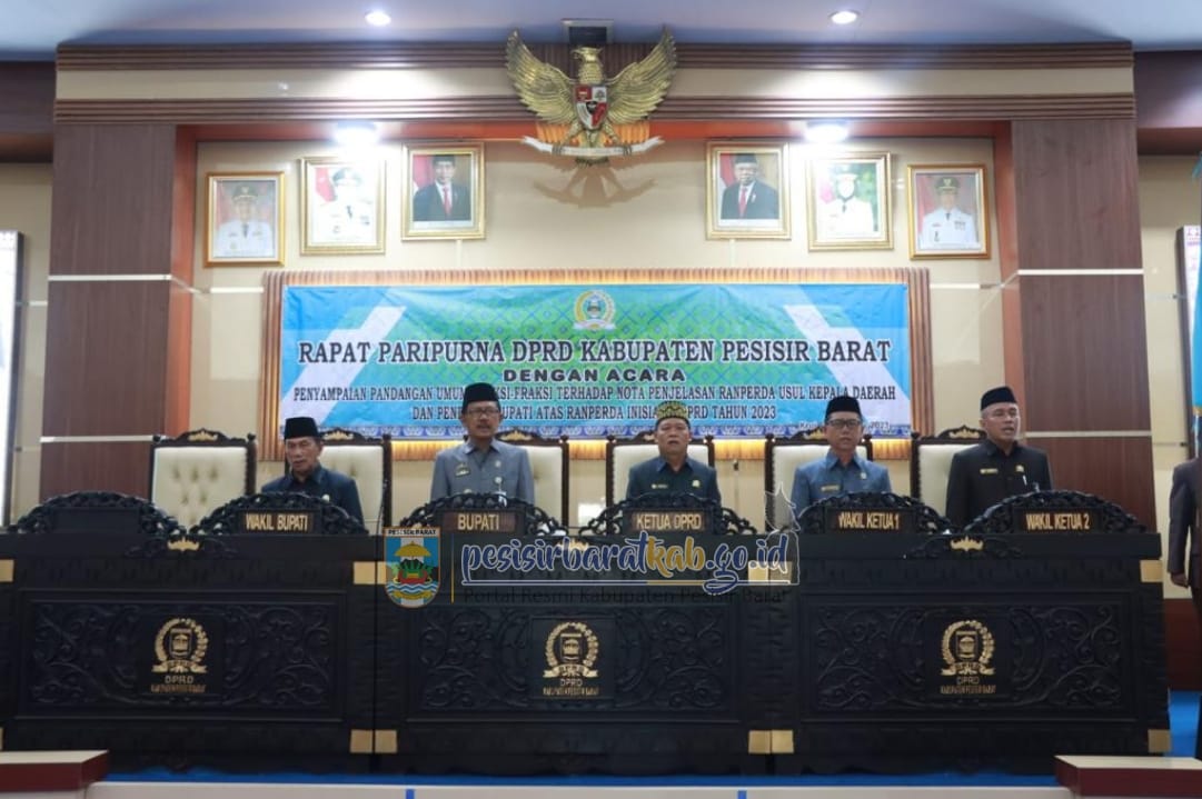 Rapat Paripurna DPRD dengan agenda pandangan umum fraksi-fraksi