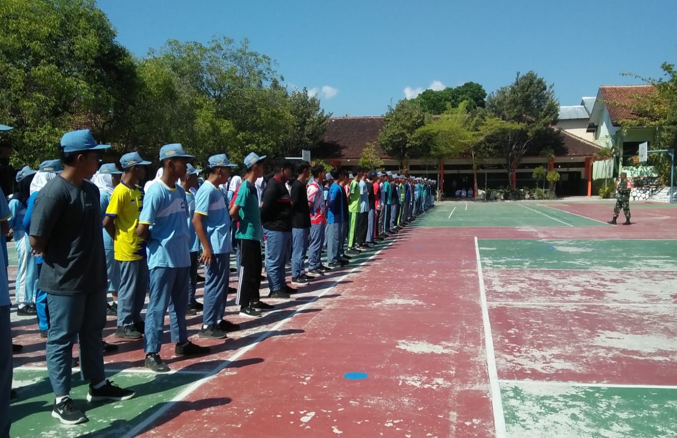 Ratusan Murid SMAN 1 Wuryantoro Di Latih Tentara