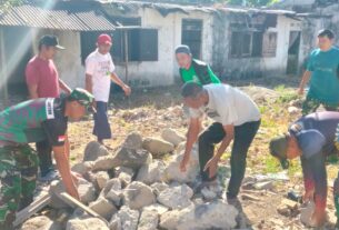 Sambut HUT Kemerdekaan RI KE-78,Danramil 01/Laweyan Pimpin Kerja Bakti di Wilayah Kelurahan Karangasem