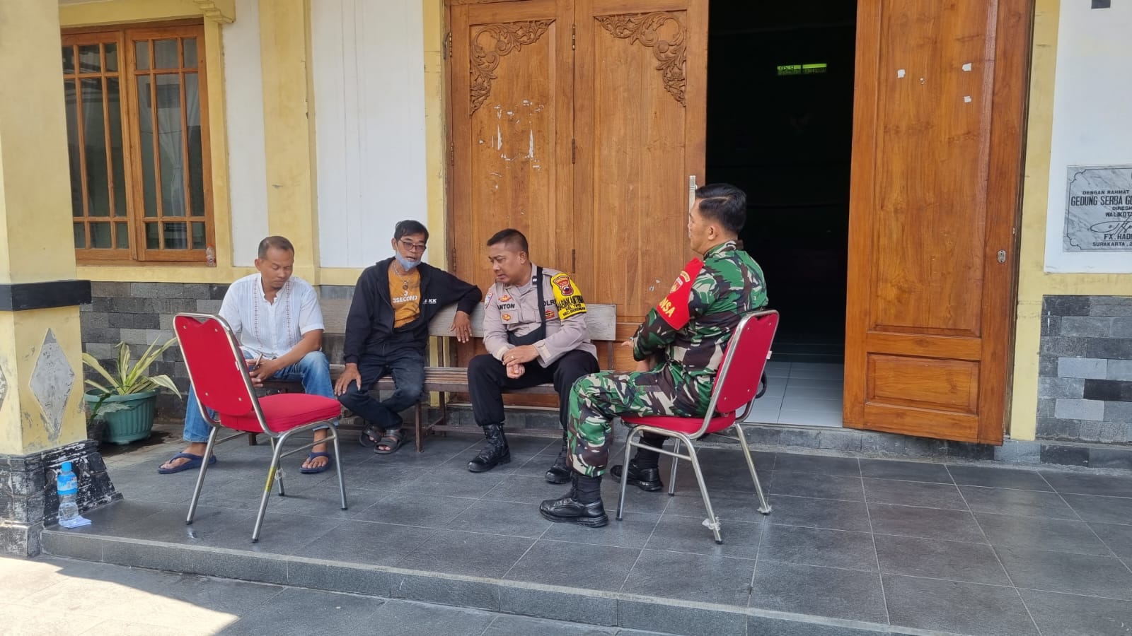 Terima Aduan Warga Babinsa Tipes Singgap Dalam menangani