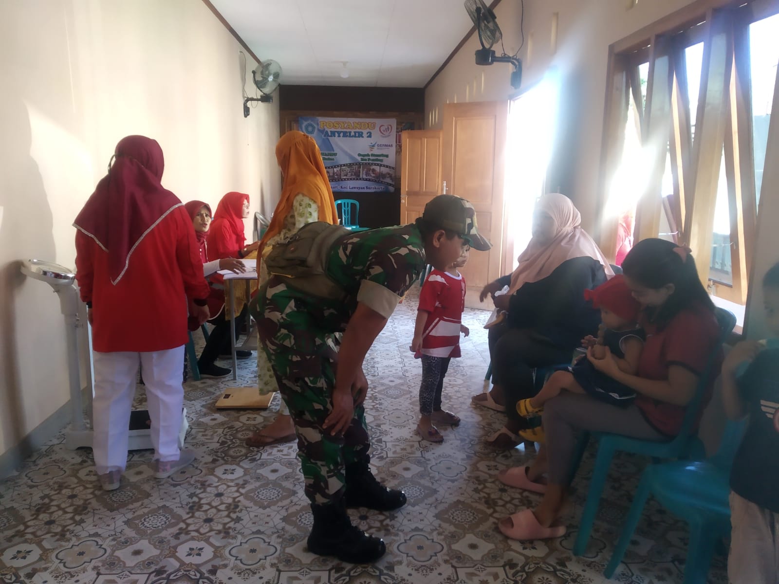 Wujudkan Balita Sehat, Babinsa Kelurahan Purwosari Monitoring Kegiatan Posyandu Balita