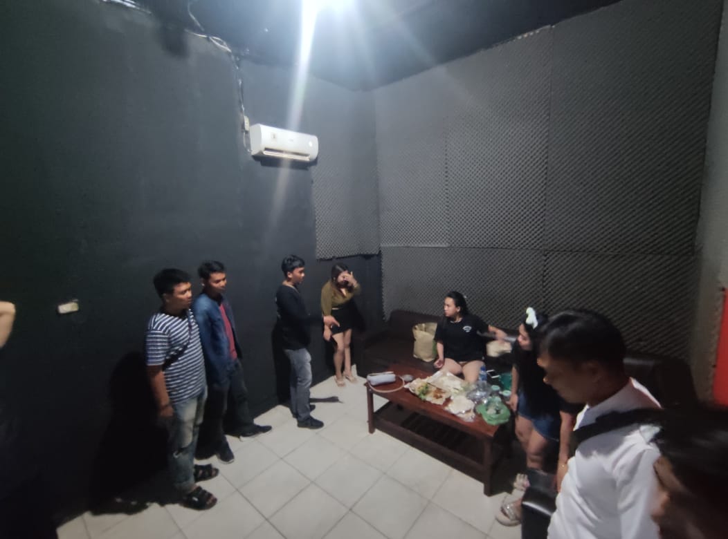 Antisipasi Peredaran Miras dan Narkoba, Polisi Razia Tempat Hiburan Malam.