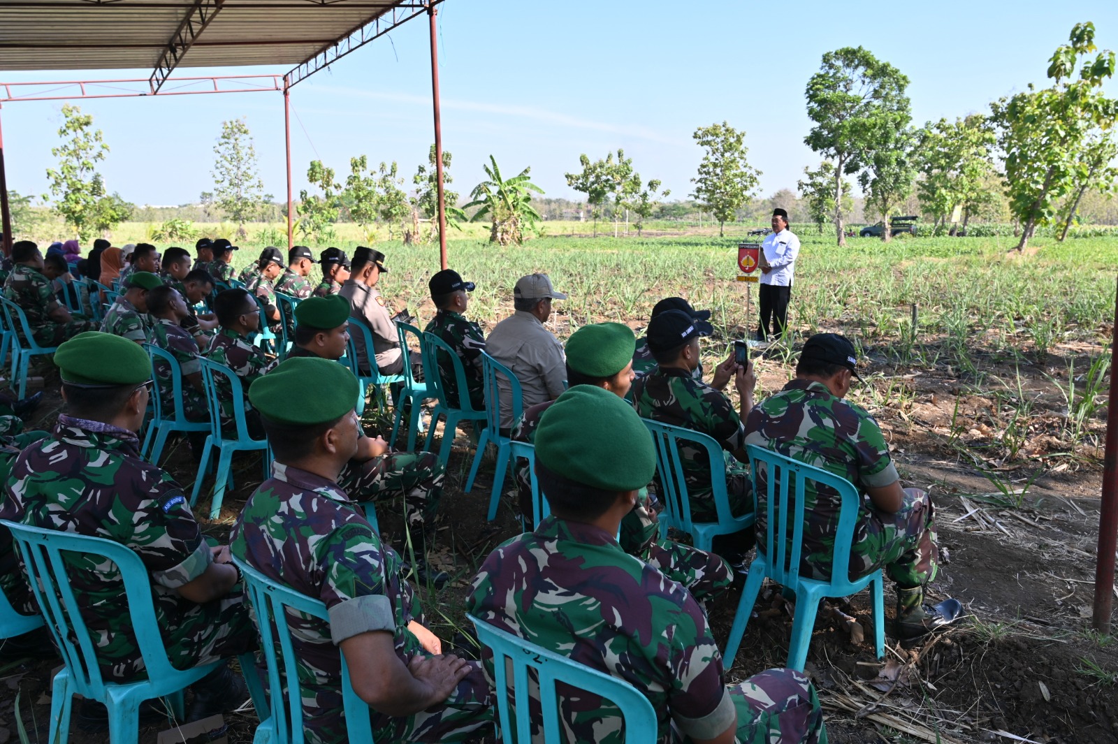 Atasi Kekeringan Kodim 0726/Sukoharjo buat Sumur Bor untuk warga petani bekerjasama dengan PT. Dua Naga