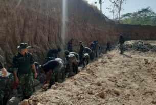 Banyak Sasaran Fisik, Satgas Dan Warga Kebut Talud Lapangan Desa Rejosari