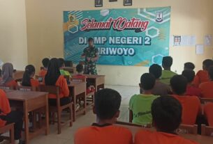 Calon Pengurus OSIS SMPN 2 Giriwoyo Dilatih PBB Dan Dibekali Wasbang Oleh TNI