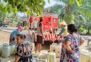 Damkarmat Kabupaten Lampung Selatan kembali Mendistribusikan Air Bersih Untuk Warga Yang Terdampak kemarau