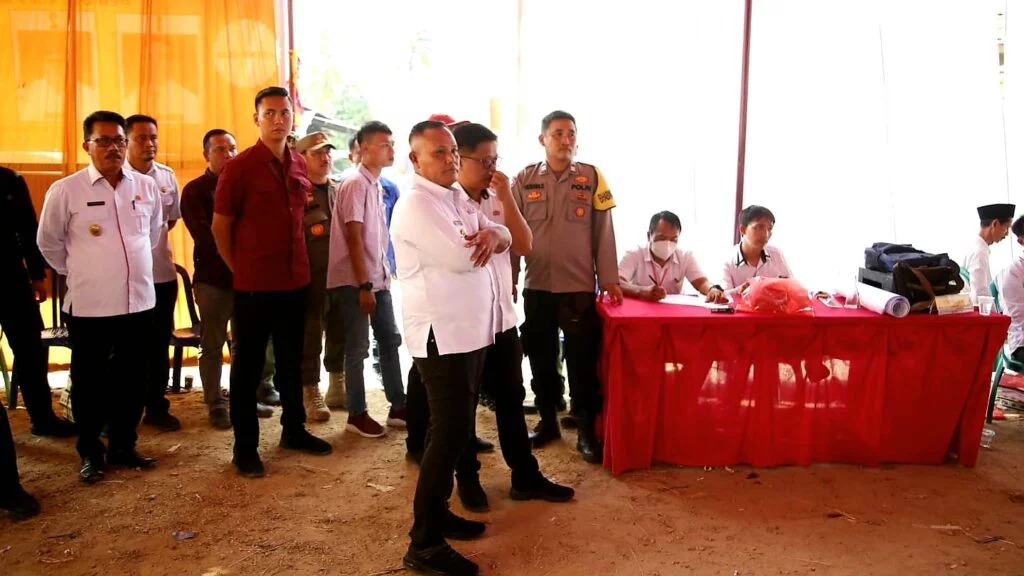 Guna Memastikan Pilkades Berjalan Lancar Bupati Lampung Selatan H. Nanang Ermanto Meninjau Langsung Sejumlah Tempat