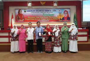 Penasehat Gabungan Organisasi Wanita Lamsel Jadi Pemateri Dalam Seminar Pemenuhan Hak Anak