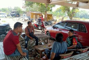 Pengusaha Jual Beli Onderdil Mobil Jadi Sasaran Komsos Babinsa Kelurahan Semanggi